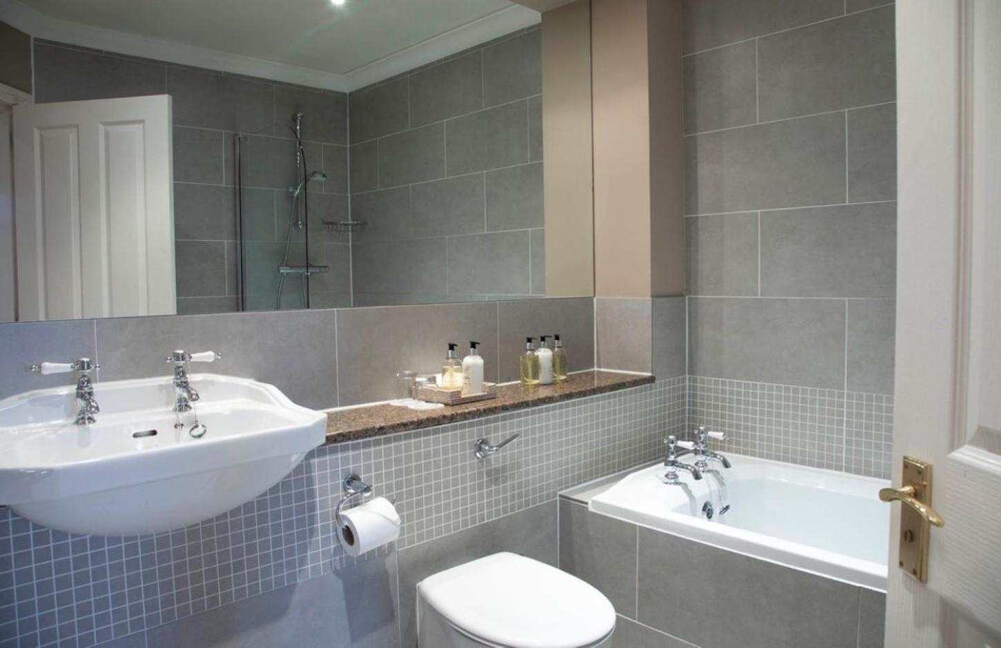 Loch Ness Lodge Drumnadrochit Ngoại thất bức ảnh